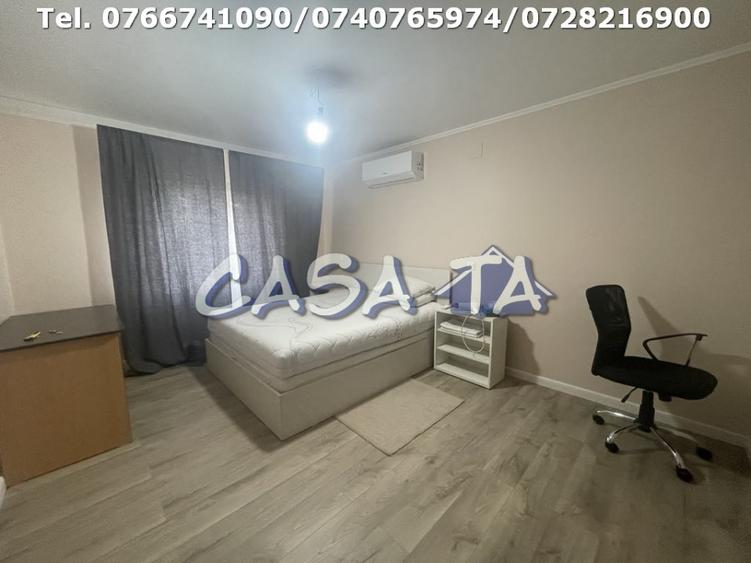 Casă individuală cu 5 camere cu Canalizare în Panduraș