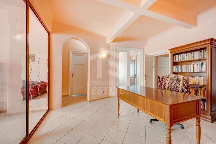Apartament cu 4 camere decomandat în Calea Călărașilor