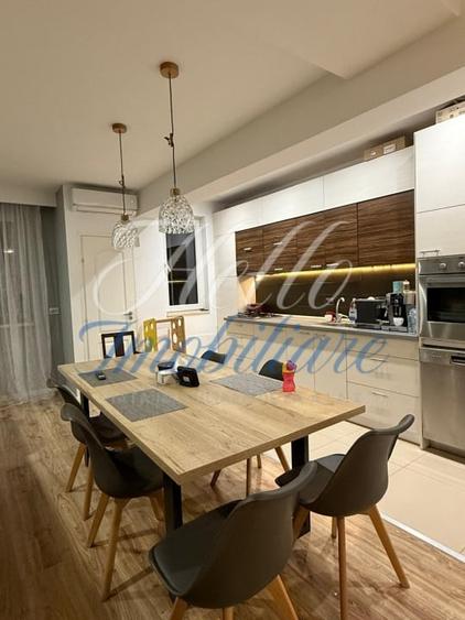 Apartament cu 3 camere semidecomandat în Florești