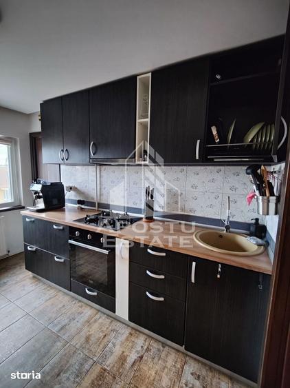 Apartament cu 4 camere decomandat în Girocului