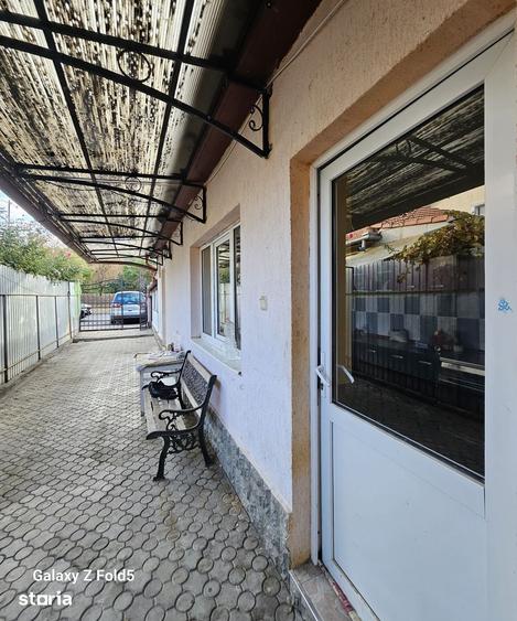 Casă cu 2 camere semidecomandat cu Teren 250 Mp în Cantemir