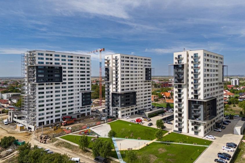 Apartament cu 3 camere decomandat, mobilat în Torontalului