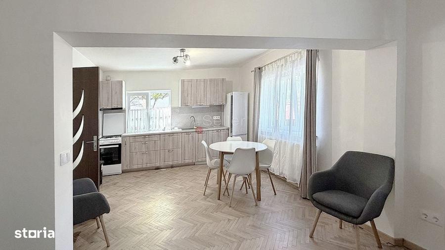 Casă cu 4 camere în Noua
