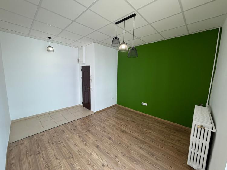 Apartament cu 3 camere nedecomandat în Calea Victoriei