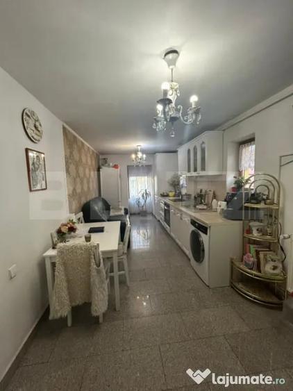 Apartament cu 5 camere decomandat în Central