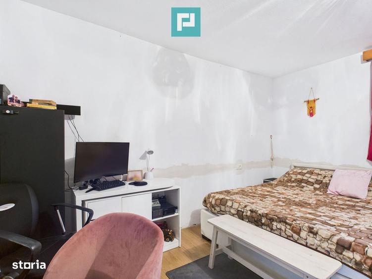 Casă cu 3 camere decomandat cu Teren 300 Mp în Central