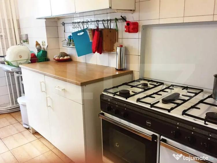 Apartament cu 3 camere decomandat în Independenței