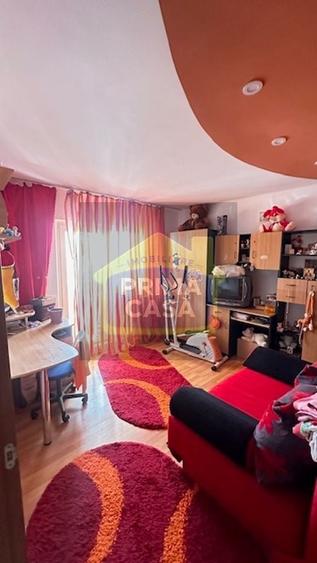 Apartament cu 3 camere decomandat, mobilat în Bogdan Vodă