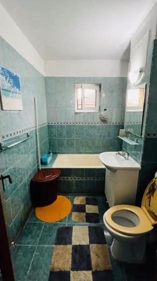 Apartament cu 3 camere decomandat, mobilat în Girocului