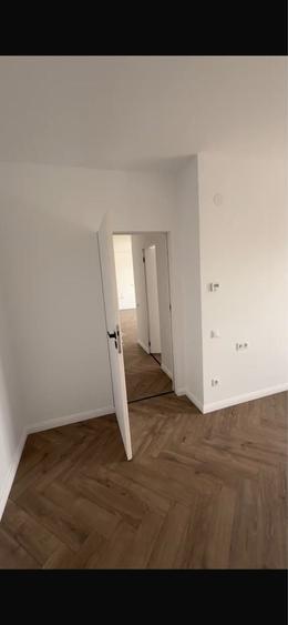 Apartament cu 3 camere decomandat în Exterior Vest