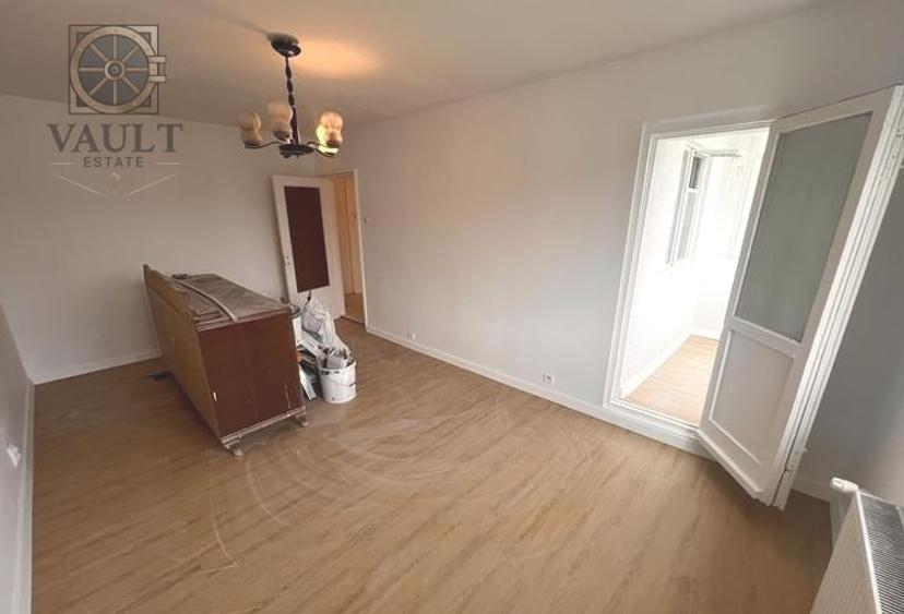Apartament cu 3 camere decomandat în Dristor