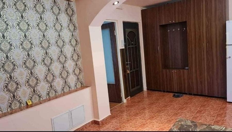 Apartament cu 2 camere decomandat în Apărătorii Patriei