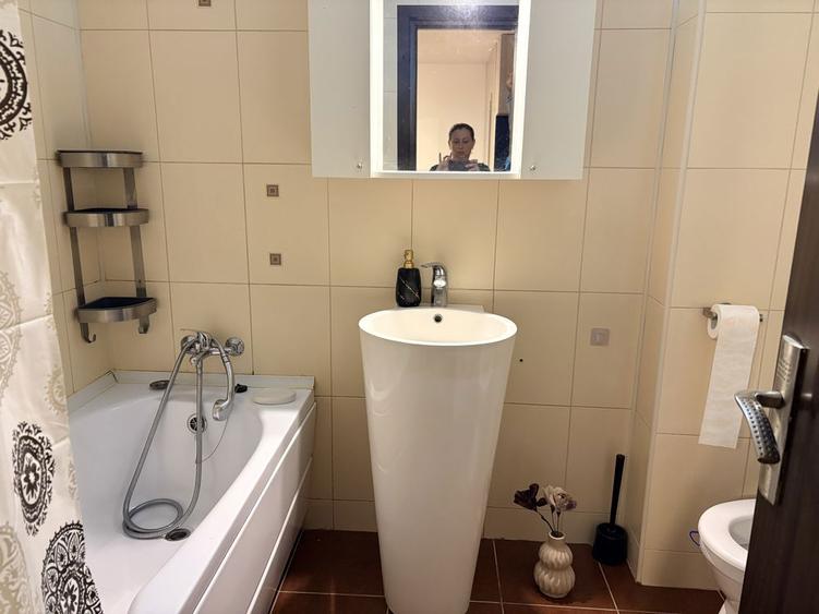 Garsonieră decomandată în Central