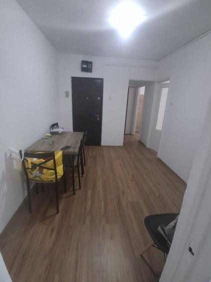 Apartament cu 2 camere decomandat în Ostroveni