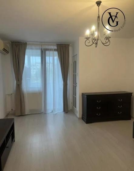 Garsonieră decomandată în Costin Georgian