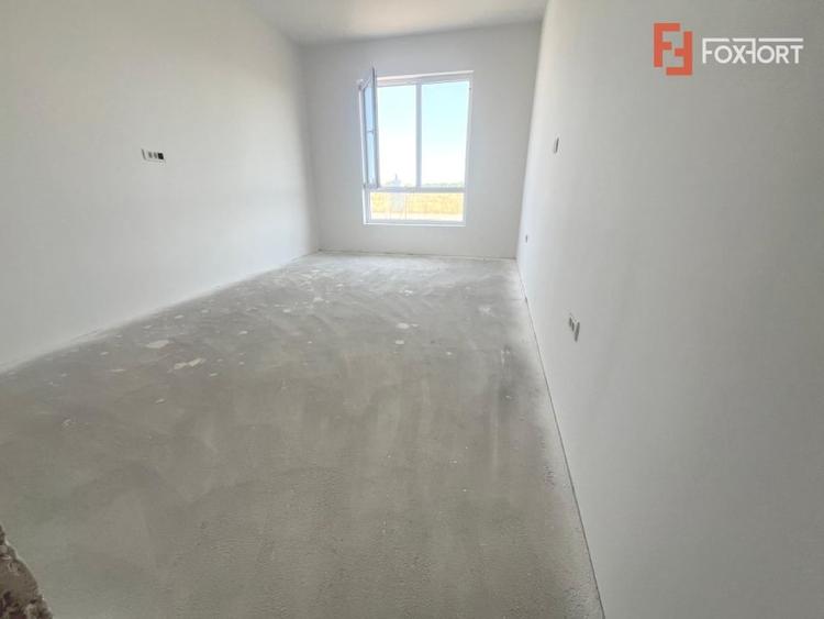 Duplex cu 4 camere cu Canalizare în Moșnița Nouă