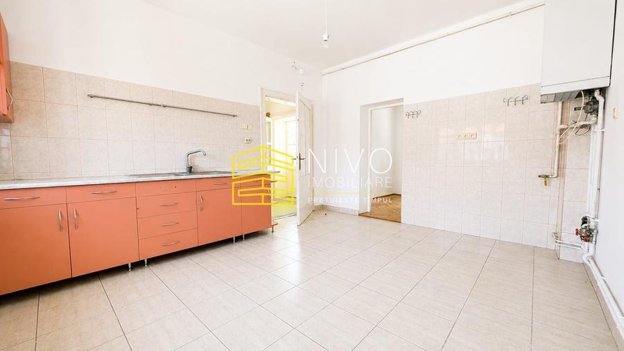 Casă individuală cu 2 camere cu Canalizare în Dâmbu Pietros