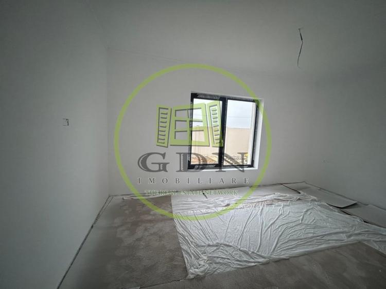 Casă individuală cu 4 camere cu Teren 412 Mp în Preajba