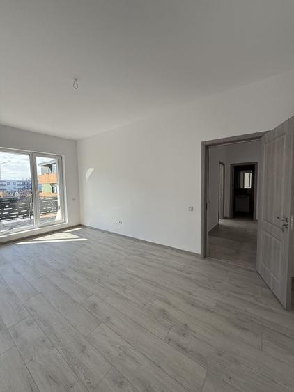 Apartament cu 3 camere decomandat în Theodor Pallady