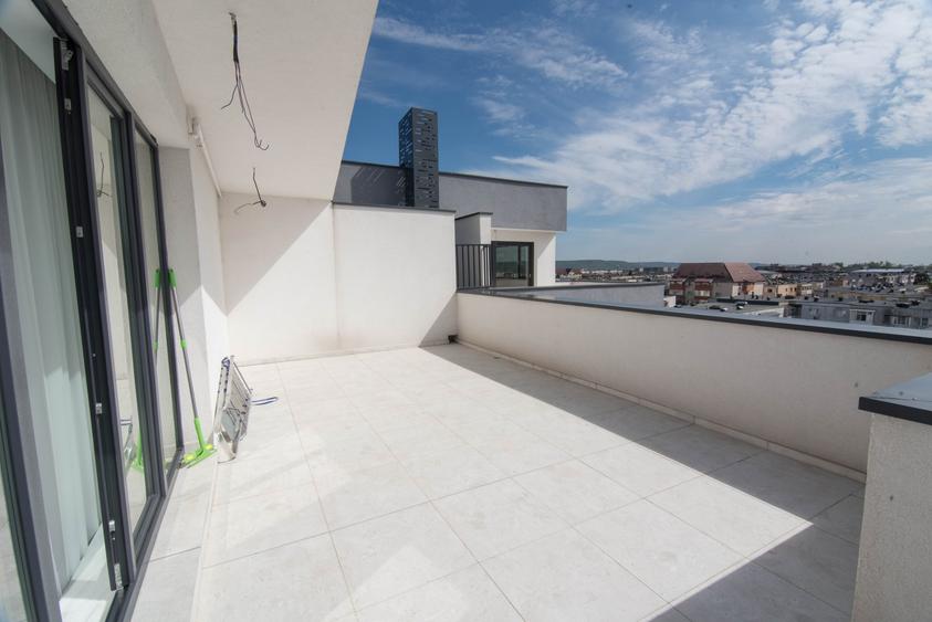 Apartament cu 4 camere decomandat, mobilat în Găvana