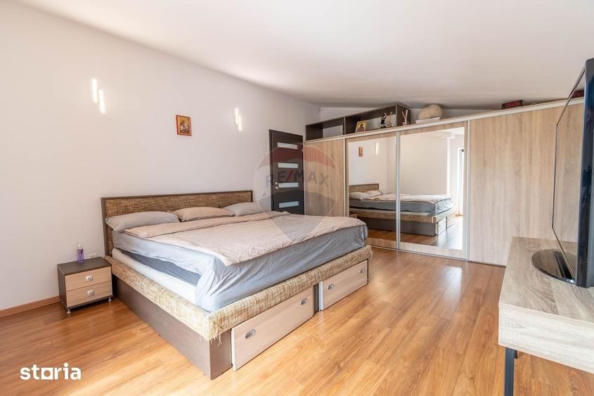 Casă cu 5 camere cu Teren 445 Mp în Europa