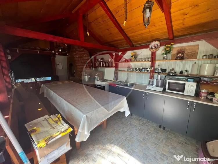 Casă cu 2 camere cu Teren 6943 Mp în Gologanu