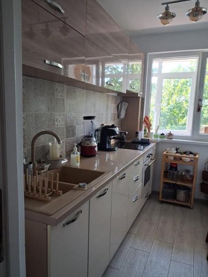 Apartament cu 2 camere decomandat în Pajura