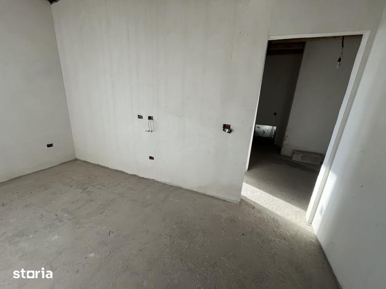 Casă cu 4 camere cu Teren 250 Mp în Vânători