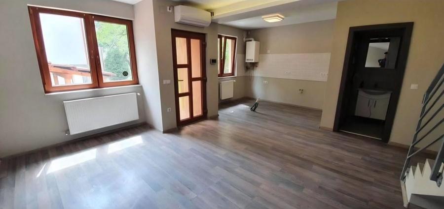 Casă cu 3 camere în Central