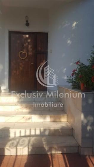 Casă individuală cu 9 camere cu Canalizare în Aviației