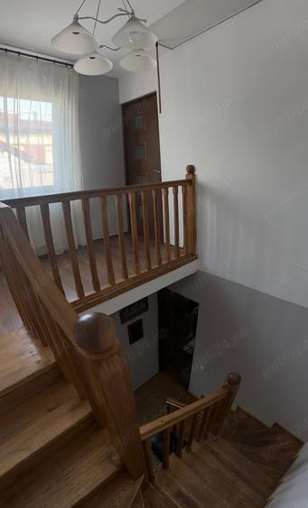 Casă cu 5 camere cu Teren 391 Mp în Central