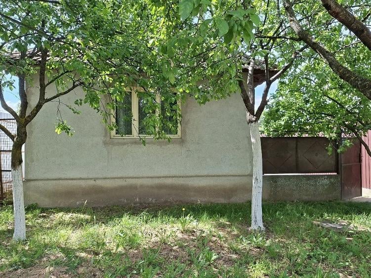 Casă cu 2 camere cu Teren 700 Mp în Galșa