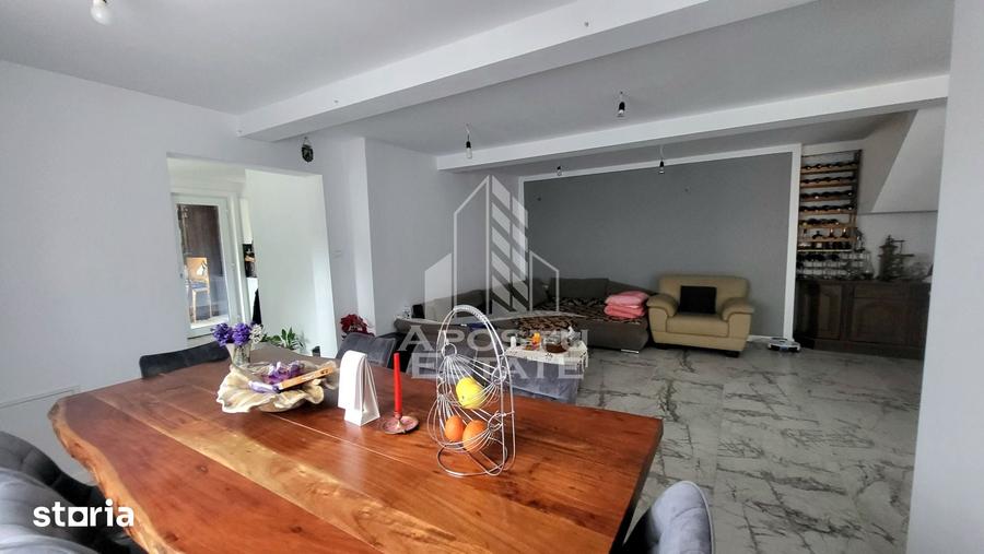 Casă cu 5 camere cu Teren 898 Mp în Șag