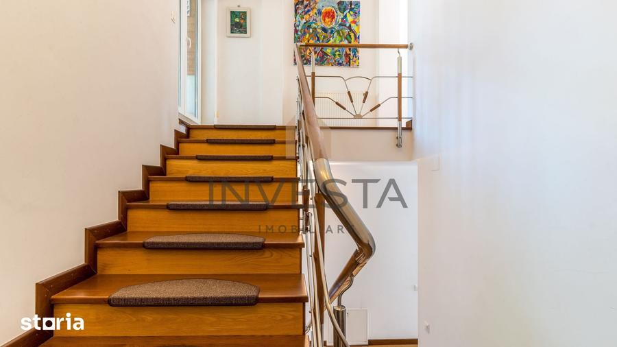 Casă cu 6 camere cu Teren 471 Mp în Central