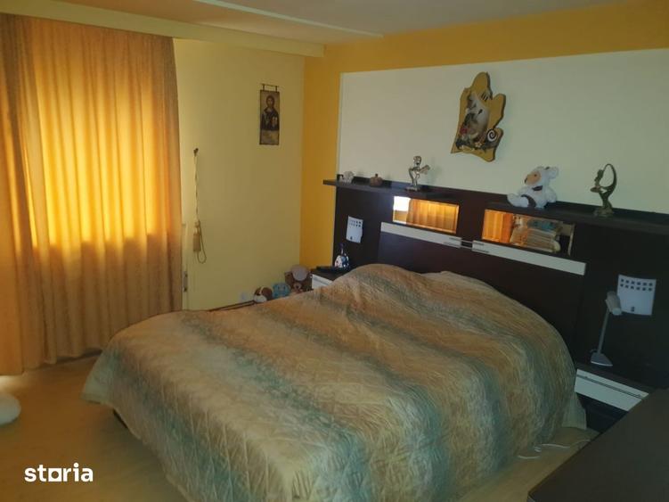 Casă cu 4 camere cu Teren 200 Mp în Central