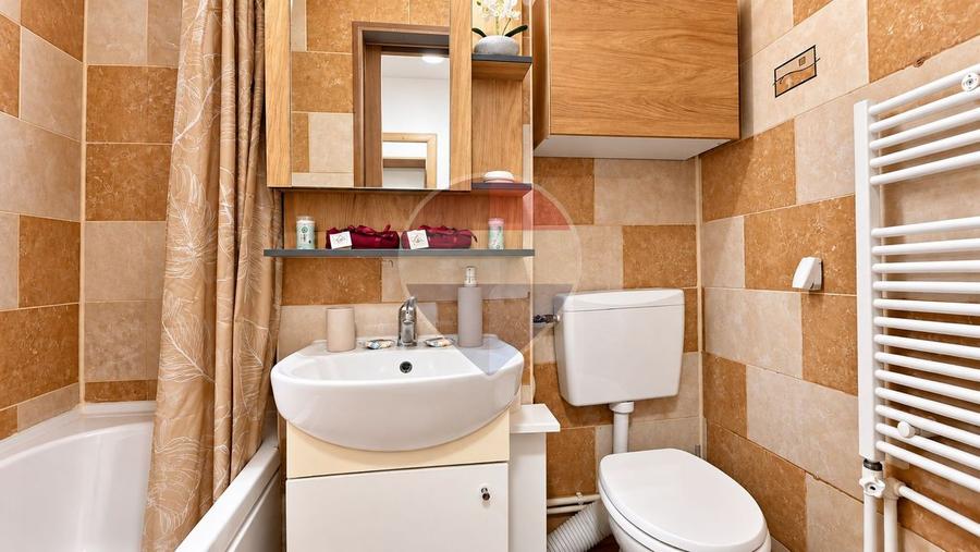 Apartament cu 2 camere nedecomandat, mobilat în Central