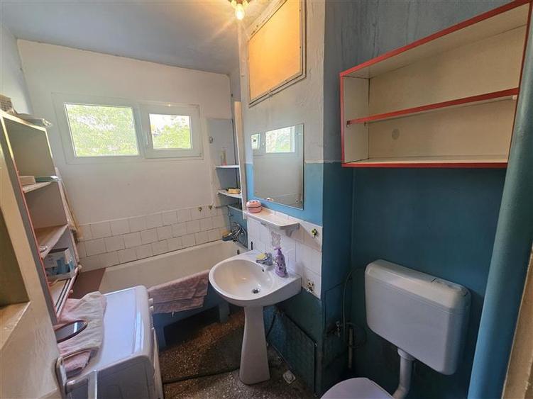 Apartament cu 2 camere semidecomandat în Micro I