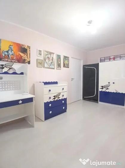Apartament cu 2 camere semidecomandat în Florilor