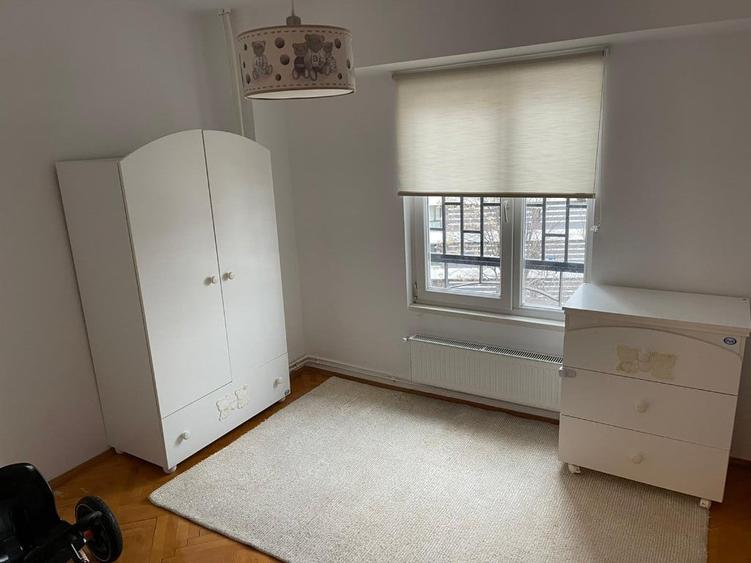 Apartament cu 3 camere decomandat în Apărătorii Patriei