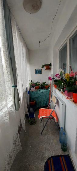 Apartament cu 4 camere semidecomandat, mobilat în Favorit