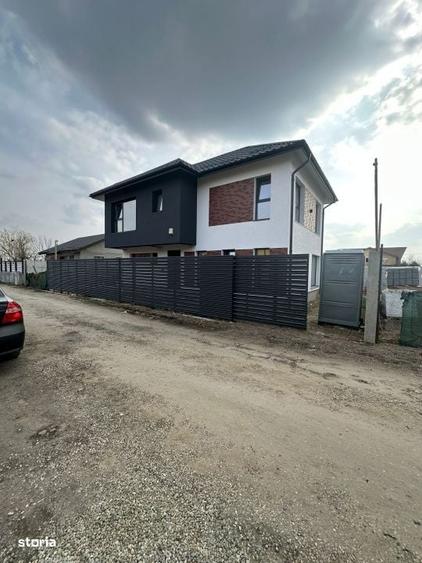 Casă cu 4 camere în Dârvari