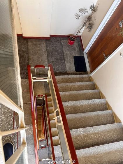 Apartament cu 4 camere decomandat în Rahova