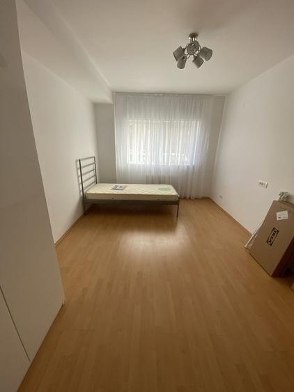 Apartament cu 3 camere decomandat în Pipera