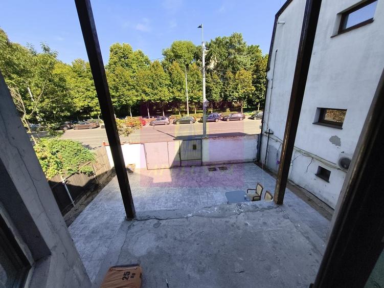 Casă individuală cu 5 camere cu Canalizare în Berceni