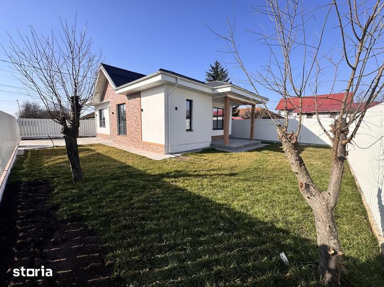 Casă cu 4 camere cu Teren 350 Mp în Crevedia