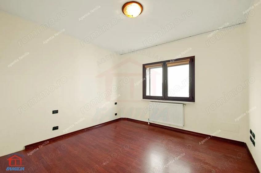 Apartament cu 3 camere decomandat în Micro 21