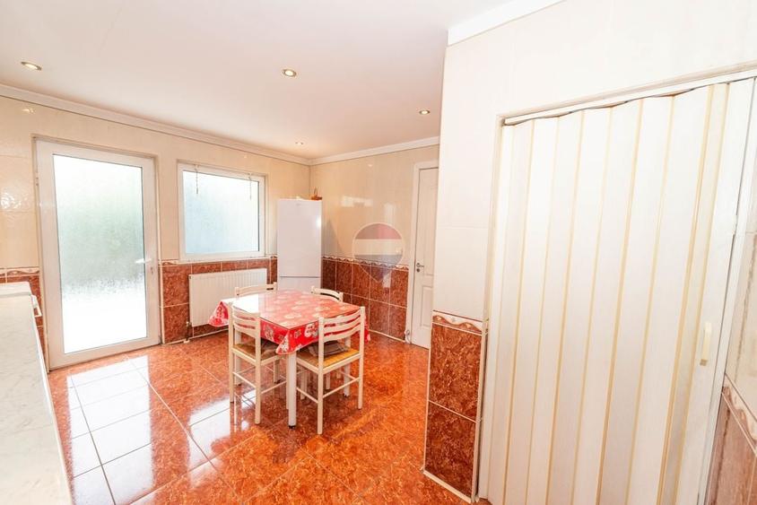 Casă individuală cu 3 camere cu Teren 540 Mp în Central