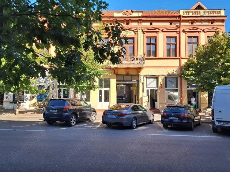 Spațiu comercial, de 60 mp, în Traian