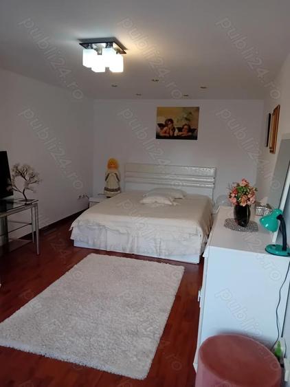 Casă cu 6 camere în Chiajna