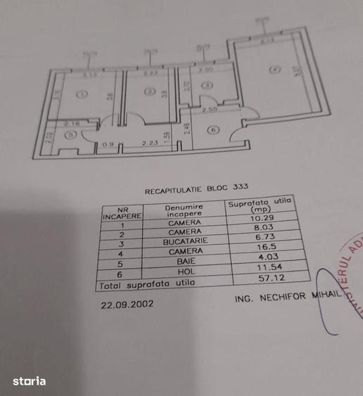 Apartament cu 3 camere decomandat în Podul de Fier